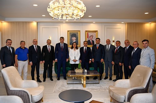 Türkiye Kamu-Sen Genel Başkanı ve Heyetinden, Vali Dr. Hülya Kaya'ya Ziyaret