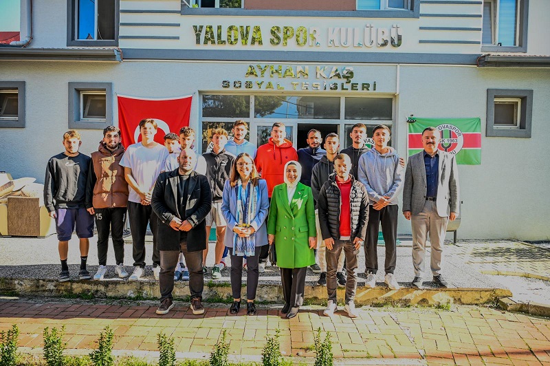 Vali Dr. Hülya Kaya ve İçişleri Bakanlığı İller İdaresi Daire Başkanı'ndan Yalovaspor Kulübü Tesisleri'ne Ziyaret